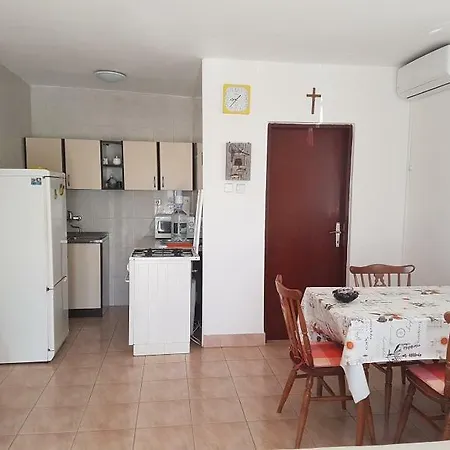 Irena - Bobovik Apartamento